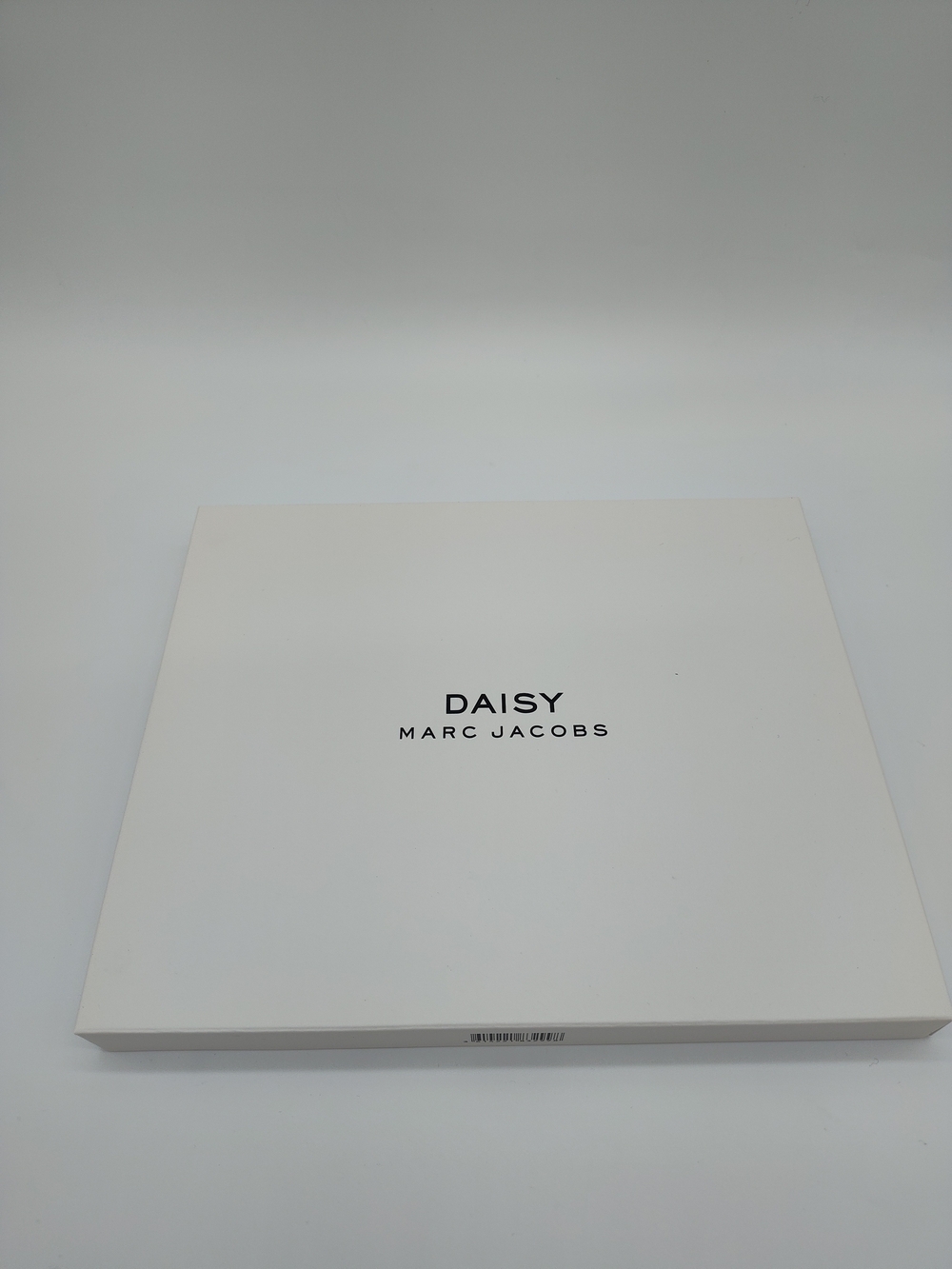 MARC JACOBS DAISY Canvas Cosmetic Pouch Travel Makeup Bag Gold Print NWT NIB - Picture 3 of 8